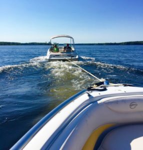 canada-boat-tow-dead-in-the-water-lake