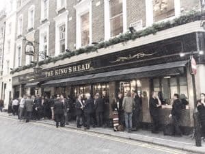 kings-head-pub-london-uk-crowd