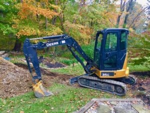 dig-hole-backhoe-construction