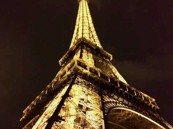 france-paris-eiffel-tower-night