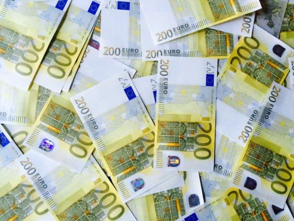 Euros 200 Money