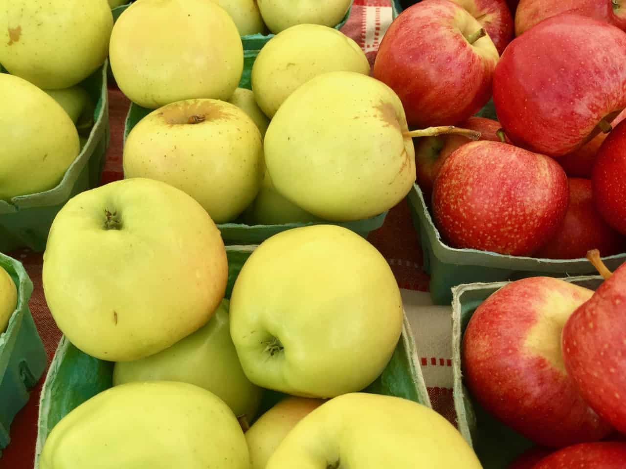 https://www.crowdfundinsider.com/wp-content/uploads/2017/08/Apples-Market-Comparison-Yellow-Red-Fruit.jpg