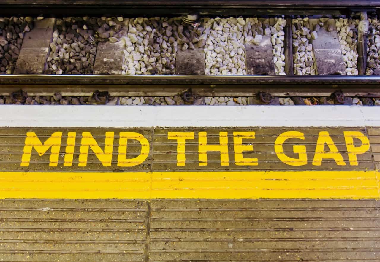 UK Fraud Cases Surge to All-Time High : 444,000 Reported to National Fraud Database in Past Year