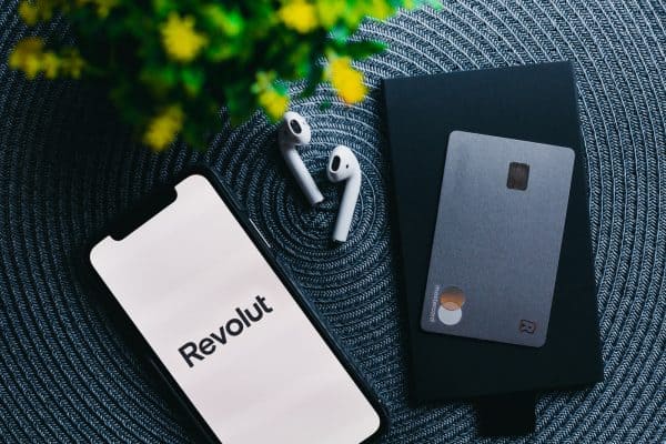 Η Revolut επεκτείνεται σε δέκα ακόμη ευρωπαϊκές αγορές με υπηρεσίες ψηφιακής τραπεζικής