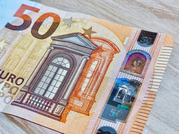 EU Introduces New 50 Euro Note