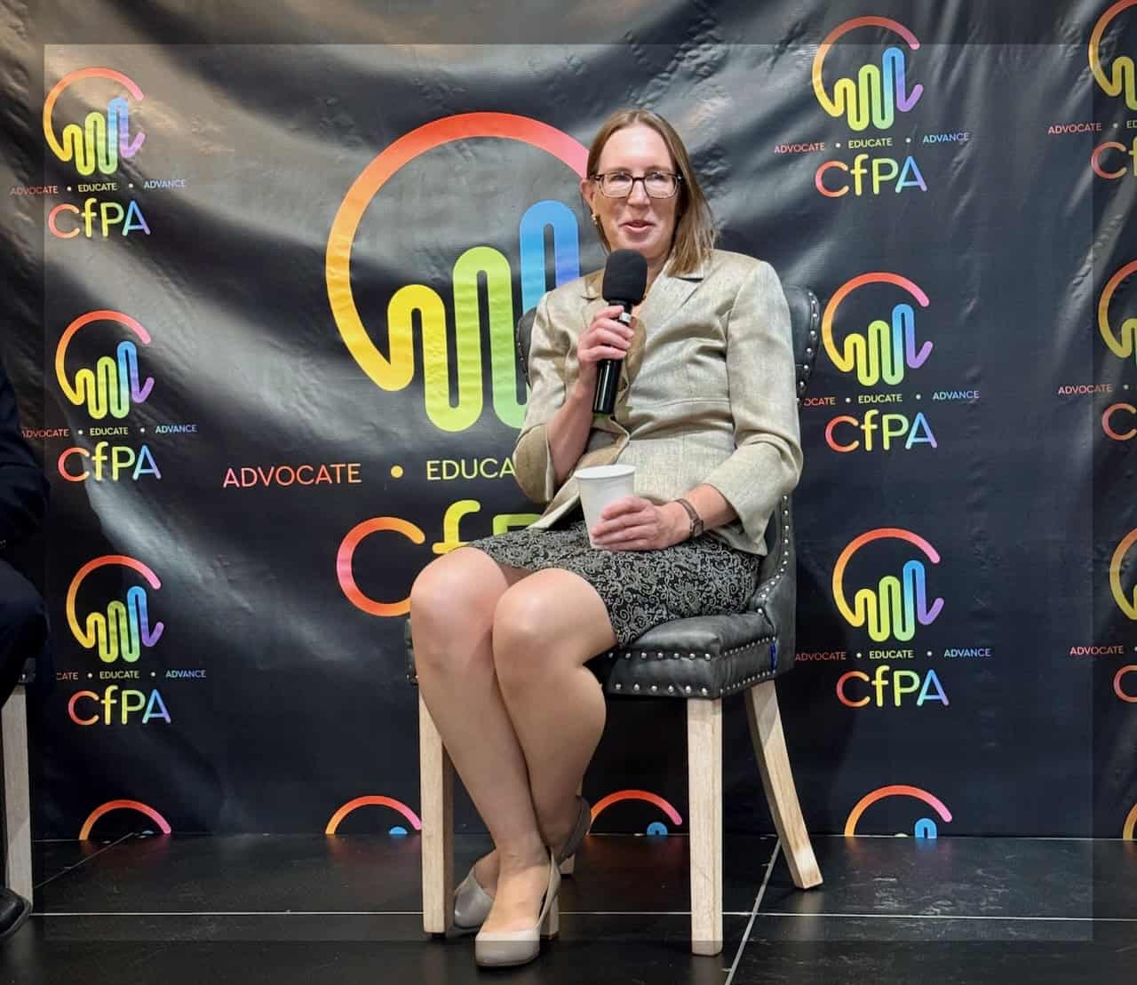 Hester peirce xrp (48) foto