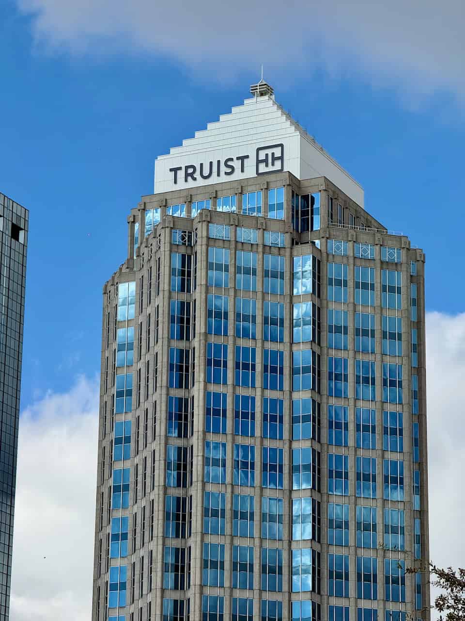 Truist Partners with Plaid to Enhance Open Banking Capabilities